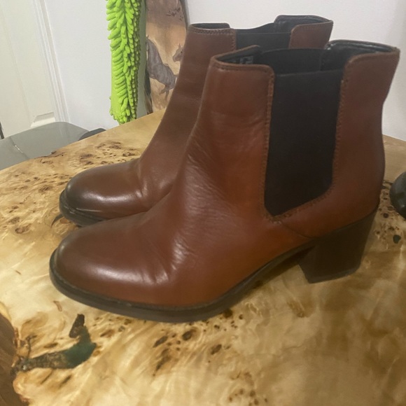 Clarks Women’s Ankle Boots - Picture 2 of 2